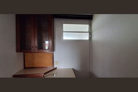 Apartamento à venda com 187m², 3 quartos e 2 vagas Apartamento à venda com 187m², 3 quartos e 2 vagasEscritório