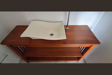 Apartamento à venda com 187m², 3 quartos e 2 vagas Apartamento à venda com 187m², 3 quartos e 2 vagasLavabo