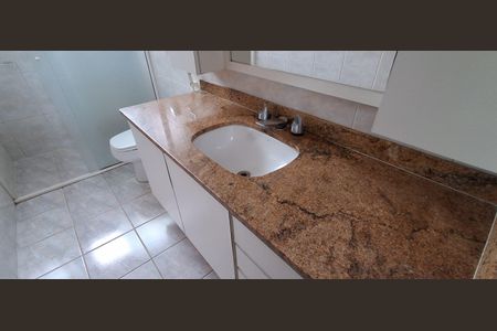 Apartamento à venda com 187m², 3 quartos e 2 vagas Apartamento à venda com 187m², 3 quartos e 2 vagasBanheiro Suíte