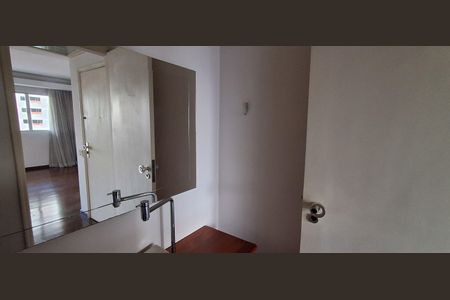 Apartamento à venda com 187m², 3 quartos e 2 vagas Apartamento à venda com 187m², 3 quartos e 2 vagasLavabo