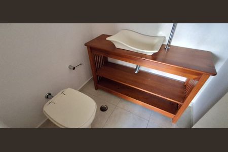 Apartamento à venda com 187m², 3 quartos e 2 vagas Apartamento à venda com 187m², 3 quartos e 2 vagasLavabo