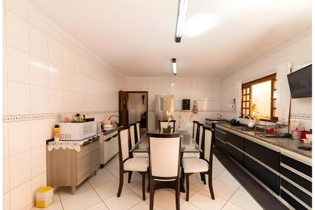 Casa para alugar com 340m², 6 quartos e 4 vagas