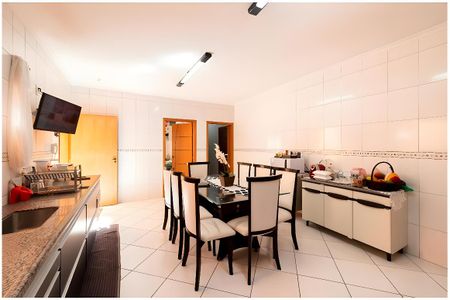 Casa para alugar com 340m², 6 quartos e 4 vagas