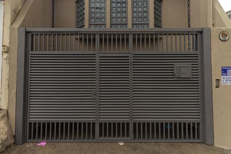 Casa para alugar com 270m², 4 quartos e 4 vagas Casa para alugar com 270m², 4 quartos e 4 vagasFachada + Plaquinha