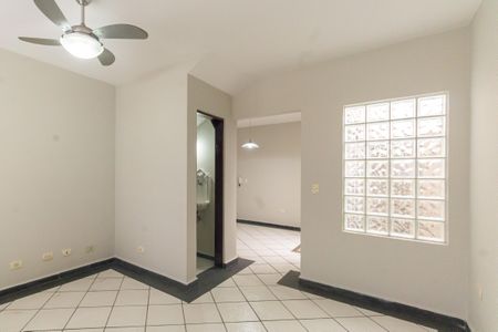 Casa para alugar com 270m², 4 quartos e 4 vagas Casa para alugar com 270m², 4 quartos e 4 vagasSala