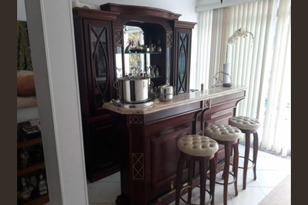 Casa para alugar com 480m², 5 quartos e 8 vagas