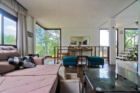 Casa de condomínio à venda com 300m², 4 quartos e 4 vagasSala