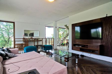 Sala de casa de condomínio à venda com 4 quartos, 300m² em Jardim Peri, São Paulo