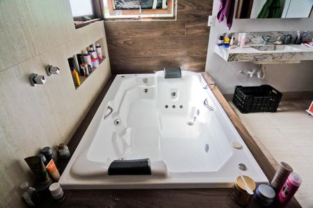 Casa de condomínio à venda com 300m², 4 quartos e 4 vagasBanheiro da Suíte 3 (2)