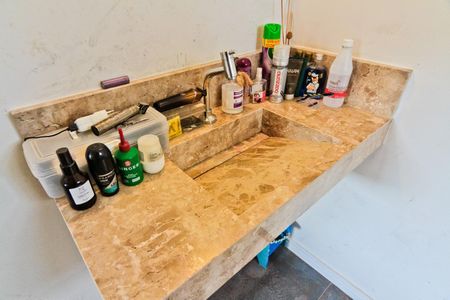 Casa de condomínio à venda com 300m², 4 quartos e 4 vagasBanheiro da Suíte 3 (1)