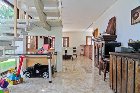 Casa de condomínio à venda com 300m², 4 quartos e 4 vagasSala