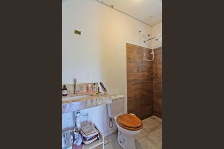 Casa de condomínio à venda com 300m², 4 quartos e 4 vagasBanheiro da Suíte 1