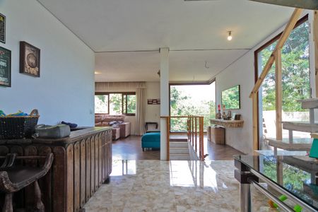 Casa de condomínio à venda com 300m², 4 quartos e 4 vagasSala