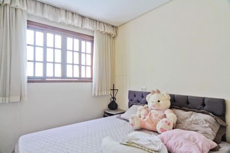 Casa de condomínio à venda com 300m², 4 quartos e 4 vagasQuarto