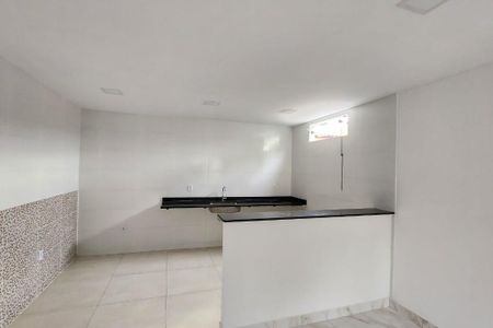 Sala de casa para alugar com 2 quartos, 50m² em Jardim Primavera, Duque de Caxias