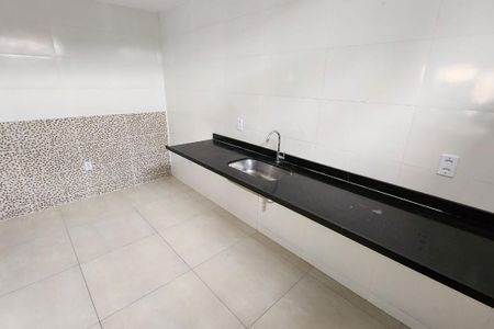 Sala de casa para alugar com 2 quartos, 50m² em Jardim Primavera, Duque de Caxias