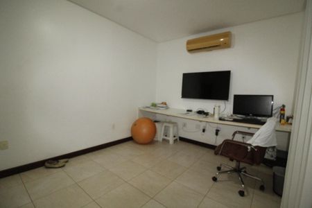 Casa para alugar com 449m², 5 quartos e 2 vagasQuarto 1