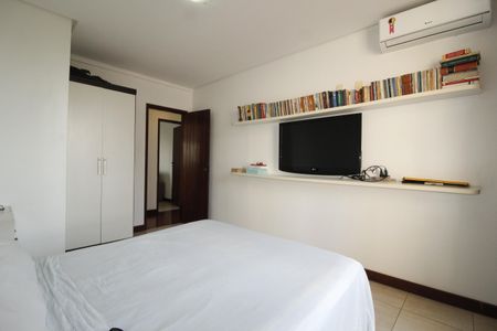 Casa para alugar com 449m², 5 quartos e 2 vagasQuarto 4