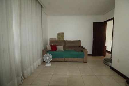 Casa para alugar com 449m², 5 quartos e 2 vagasQuarto 1