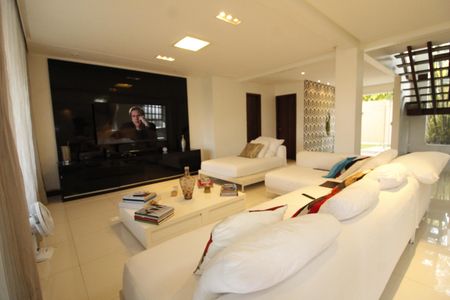 Casa para alugar com 449m², 5 quartos e 2 vagasSala