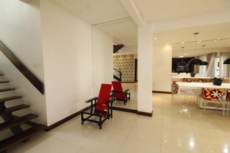 Casa para alugar com 449m², 5 quartos e 2 vagasDetalhe Sala