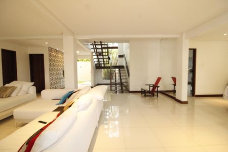 Detalhe Sala de casa para alugar com 5 quartos, 449m² em Pituba, Salvador