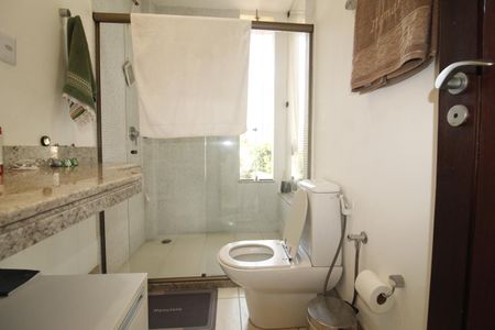 Casa para alugar com 449m², 5 quartos e 2 vagasBanheiro - Quarto 3