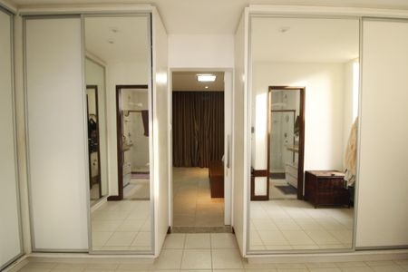 Casa para alugar com 449m², 5 quartos e 2 vagasBanheiro - Quarto 3