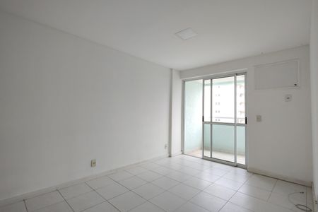 Apartamento para alugar com 77m², 2 quartos e 1 vagaSala