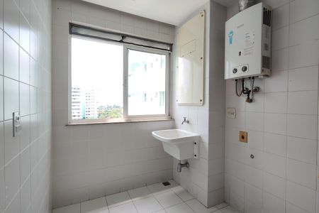 Apartamento para alugar com 77m², 2 quartos e 1 vagaÁrea de Serviço