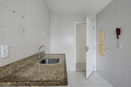 Apartamento para alugar com 77m², 2 quartos e 1 vagaCozinha 