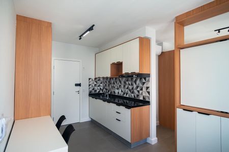 Sala / Cozinha de apartamento para alugar com 1 quarto, 30m² em Consolação, São Paulo