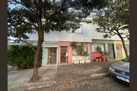 Casa à venda com 80m², 2 quartos e sem vaga