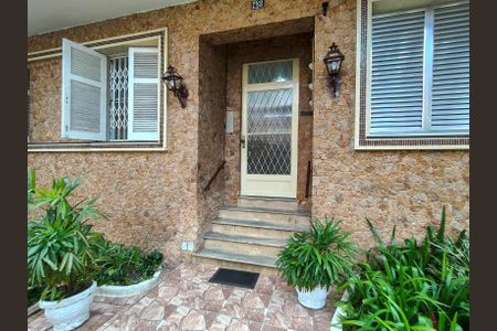 Apartamento à venda com 80m², 2 quartos e sem vagaFachada e portaria