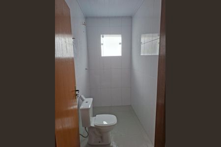 Banheiro de casa à venda com 2 quartos, 100m² em Gopouva, Guarulhos