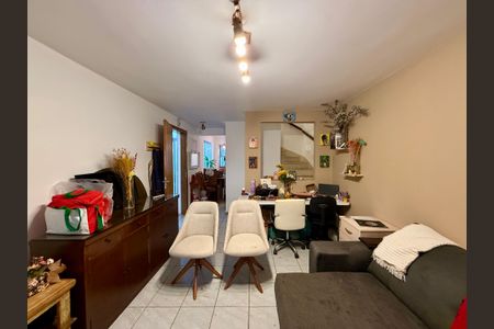 Casa à venda com 107m², 2 quartos e 1 vaga Casa à venda com 107m², 2 quartos e 1 vagaSala