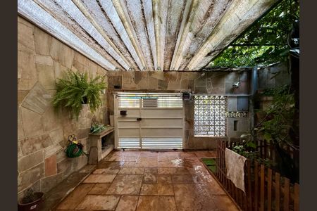 Casa à venda com 107m², 2 quartos e 1 vaga Casa à venda com 107m², 2 quartos e 1 vagaGaragem