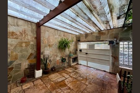 Casa à venda com 107m², 2 quartos e 1 vaga Casa à venda com 107m², 2 quartos e 1 vagaGaragem