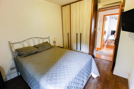 Apartamento à venda com 100m², 3 quartos e 2 vagasSuíte 2 - armários