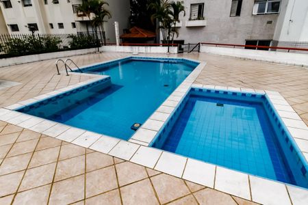 Apartamento à venda com 100m², 3 quartos e 2 vagasÁrea comum - Piscina