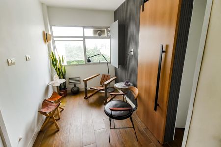 Apartamento à venda com 100m², 3 quartos e 2 vagasDetalhe - Lavanderia