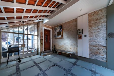 Casa para alugar com 220m², 4 quartos e 2 vagas