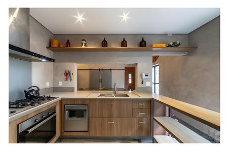 Casa para alugar com 220m², 4 quartos e 2 vagas