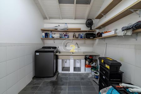 Casa para alugar com 220m², 4 quartos e 2 vagas