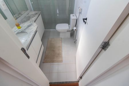 Apartamento à venda com 87m², 2 quartos e 1 vaga Apartamento à venda com 87m², 2 quartos e 1 vagaBanheiro da Suíte
