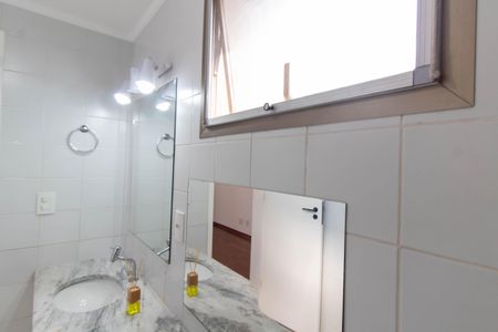 Apartamento à venda com 87m², 2 quartos e 1 vaga Apartamento à venda com 87m², 2 quartos e 1 vagaBanheiro da Suíte
