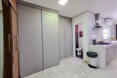 Apartamento à venda com 170m², 3 quartos e 2 vagasCozinha