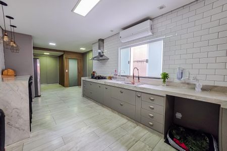 Apartamento à venda com 170m², 3 quartos e 2 vagasÁrea gourmet