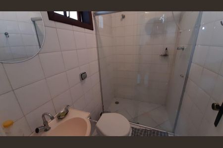 Casa de condomínio à venda com 210m², 3 quartos e 4 vagasBanheiro