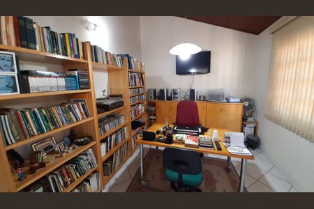 Casa de condomínio à venda com 210m², 3 quartos e 4 vagasÁrea externa